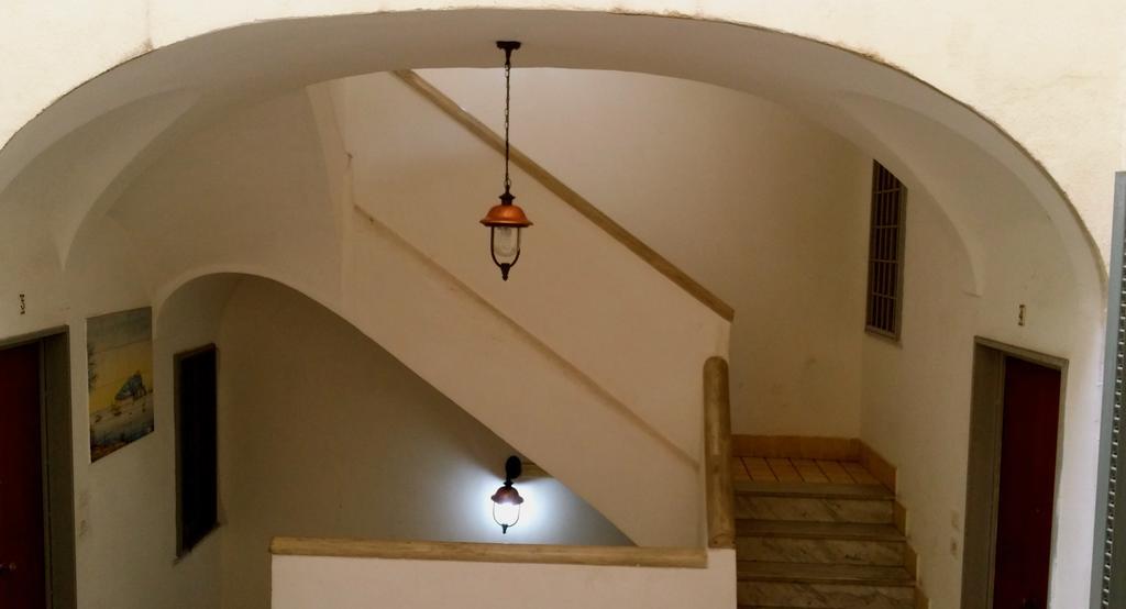 شقة Modern Flat Cavour نابولي المظهر الخارجي الصورة